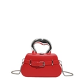 Moderne rote Box-Handtasche mit flüssigem Metallgriff und silberner Gürtelschnalle - Rot