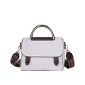 Bolso bandolera beige y marrón con asa metálica dorada y correa ancha de tela - Blanco Roto