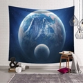 Dettaglio dell'arazzo cielo stellato con Terra luminosa su una parete di mattoni bianchi - Vista della Terra Blu (Stile-4) / 95x73cm (Spazzolato)