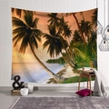 Tapiz nórdico de cocoteros con paisaje de playa tropical al atardecer sobre pared blanca - 95x73 / Playa al Atardecer (Estilo 1)