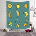 Wandteppich mit Mondfinsternis-Mädchen und Cartoon-Sonne Mond Sternen auf dunkelgrün - 95x73cm (Gebürstet) / Stil-3 (Dunkelgrüner Cartoon Sonne Mond Stern)