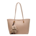 Beige tote bag van imitatieleer met korrelige textuur en schattige pluche beer hanger - Abrikoos (Met Hanger)