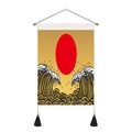 Detalle de tapiz japonés con sol rojo, olas doradas y borlas negras decorativas - 35x50cm / Estilo de Olas Marinas Sol Rojo Negro y Oro (Estilo-2)
