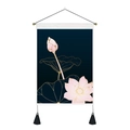 Detail van modern lotus wandkleed met gouden bladcontouren en zwarte decoratieve kwastjes - 35x50cm / Witte Achtergrond Lotusstijl (Stijl 3)