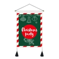 Detail van de Christmas Party wandbanner met groene stof, ophangstok en zwarte kwastjes - Groene Kerstfeeststijl (Stijl 3) / 35x50cm