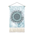 Böhmischer Mandala Wandteppich mit blauem Batikmuster, Holzstange und weißen Quasten - 35*50cm / Blau-Weiß Batik Mandala (Stil 1)