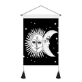 Böhmischer Wandbehang mit Sonne, Mond, schwarzen Quasten und Sternenmuster - 35x50cm / Schwarz-Weiß Astrologische Sonne Mond (Stil 2)