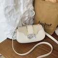 Elegante borsa a tracolla in pelle crema e paglia intrecciata con chiusura in metallo - Beige