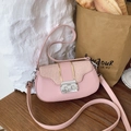 Sac bandoulière rose en cuir tressé avec bandoulière réglable au design minimaliste - Rose