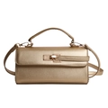 Elegante goldene Handtasche aus Saffiano-Leder mit Metalldrehverschluss und Umhängeriemen - Gold