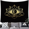Detalle de tapiz celestial con loto dorado sobre un sofá gris en una habitación moderna - 95x73cm / Estilo Loto Ojo que todo lo ve (Estilo 3)