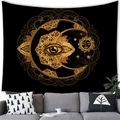 Tapiz detallado de sol y luna colgado sobre un sofá gris en una sala de estar moderna - Estilo Mandala Ojo (Estilo 12)