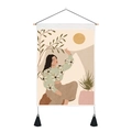 Tapiz artístico con borlas que muestra mujer y plantas en tonos tierra cálidos - 35x50cm / Mujer con Sol y Plantas (Estilo 8)