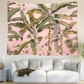 Detalle de tapiz decorativo con motivos de plantas tropicales y fondo rosa suave - 95x73cm (Piel de Melocotón) / Plátano Tropical con Base Rosa (Estilo 3)