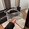 Transparante acryl cilindertas met zilveren luipaardhandvat en een metalen ketting - Transparant