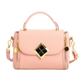 Rosafarbene Vintage Handtasche mit Litschi-Muster, Goldbeschlägen und Umhängeriemen - Rosa