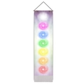 Tapiz de yoga vertical con siete símbolos de chakras vibrantes en fondo blanco - Estilo 2 / 32.5x130cm