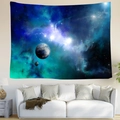 Arazzo spaziale con stampa galattica appeso sopra un divano bianco in un soggiorno - 95x73cm (Spazzolato) / Stile Nebulosa Indaco (款式3)