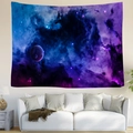 Dettaglio dell'arazzo galassia con nebulosa e pianeta appeso sopra un divano bianco - 95x73cm (Spazzolato) / Stile Pianeta Terrestre Galassia (款式4)