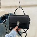 Borsa a mano retrò in pelle nera grana litchi con elegante fibbia in metallo argento - Nero