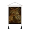 Dettaglio di arazzo occulto con dea dorata e gufo su tessuto nero di alta qualità - 35x50cm / Dea Mistica e Gufo (Stile 1)
