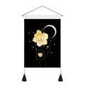 Détail d'une tapisserie déesse de la lune avec fleur dorée et support de suspension en bois - Fleur Personnifiée (Style 12) / 35x50cm