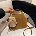 Sac à main vintage en daim marron avec poignée en résine ambre et breloque ourson - Avec Pendentif / Marron