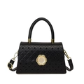 Sac boîte noir matelassé avec rivets et boucle de perle dorée pour femmes - Noir