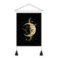 Tenture murale gothique lune et crâne avec barre en bois et pompons noirs en or et noir - Squelette Croissant (Style 5) / 35x50cm