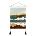 Détail de tapisserie nordique avec barre en bois, motif montagne et glands noirs - 35x50cm / Reflet de Montagne au Coucher du Soleil Violet (Style 1)