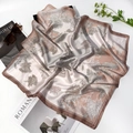 Elegante foulard di seta color champagne con fiori e accessori alla moda - 70*70cm / Rosa