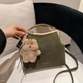 Sac à main vert olive rétro avec poignée dorée et pendentif ours en peluche mignon - Avec Pendentif / Vert