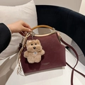 Sac coquille rétro bordeaux en cuir avec poignée en bois et breloque chien marron - Avec Pendentif / Bordeaux