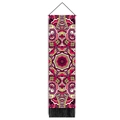 Detailopname van mandala wandtapijt met roze patronen en elegante zwarte franjes aan de voet - 32.5x130cm / Stijl 2