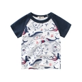 T-shirt per bambini con maniche raglan blu navy e bianche con stampe di pirati - Bianco Crema/Blu Reale / 120cm
