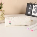 Detailansicht des Cord-Federpennals mit Tulpenmuster und rechteckigem Reißverschluss - Tulpe