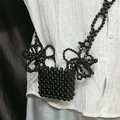 Mini borsa a tracolla in perline nere intrecciate con decoro floreale per donne alla moda - Nero
