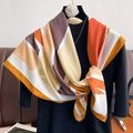 90x90cm Seidenschal mit geometrischen Farblöcken in Orange und Braun für Damen - Großes Quadratisches Tuch / Patchwork Block Orange