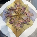 Gros plan d'un foulard carré en coton fleuri avec bords roulés sur marbre - 70*70cm / Dégradé 5#