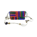 Dettaglio della borsa a tracolla bohémien con perline colorate e cinturino in legno decorato - Multicolore