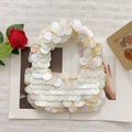Borsa a mano a mezzaluna con paillettes bianche iridescenti e chiusura a zip - Bianco Iridescente