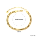 Détail du bracelet plaqué or 18k montrant la longueur 19+5cm et la largeur 5,3mm - Style Chaîne Tressée Dorée (BR270901G)