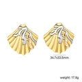 Détail de boucles d'oreilles bicolores en éventail avec texture corail et perles - Style Coquille Saint-Jacques Corail Perle (EA5C930SG)