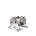 Silberne herzförmige Umhängetasche mit großen Metallic-Pailletten und Kettenriemen - Silber