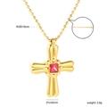 Detail van gouden kruis met rode edelsteen inclusief afmetingen 31x42mm en een 50cm lange ketting - Goud Rood Zirkoon Stijl (NE2G080EG)