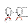 Detailansicht der antiallergenen Edelstahl-Ohrringe mit Regenbogen-Anhängern und Maßen - Regenbogen Reifen Anhänger-Silber (EA56240MS)