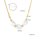 Collar de acero inoxidable dorado con perlas barrocas y circonitas en fondo blanco - Estilo Perla Barroca Oro (NE2F150AG)