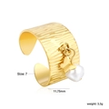 Detail view of 18K gold butterfly ring with pearl charm and bark texture dimensions - Gold Bark Texture Butterfly Pearl Style (RI166207G)