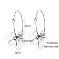 Dimensions détaillées des boucles d'oreilles créoles fleurs en acier et perles - Créoles Fleurs de Perles Argentées (EA56730AS)