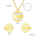 Dimensions détaillées de la parure collier et boucles d'oreilles en nacre géométrique dorée - Parure Nacre Ronde Doré (SE26120AG)